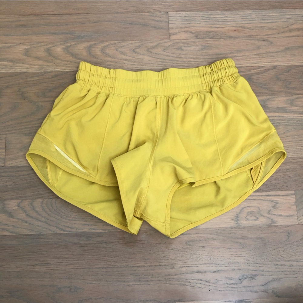Lululemon hotty hot shorts soleil yellow